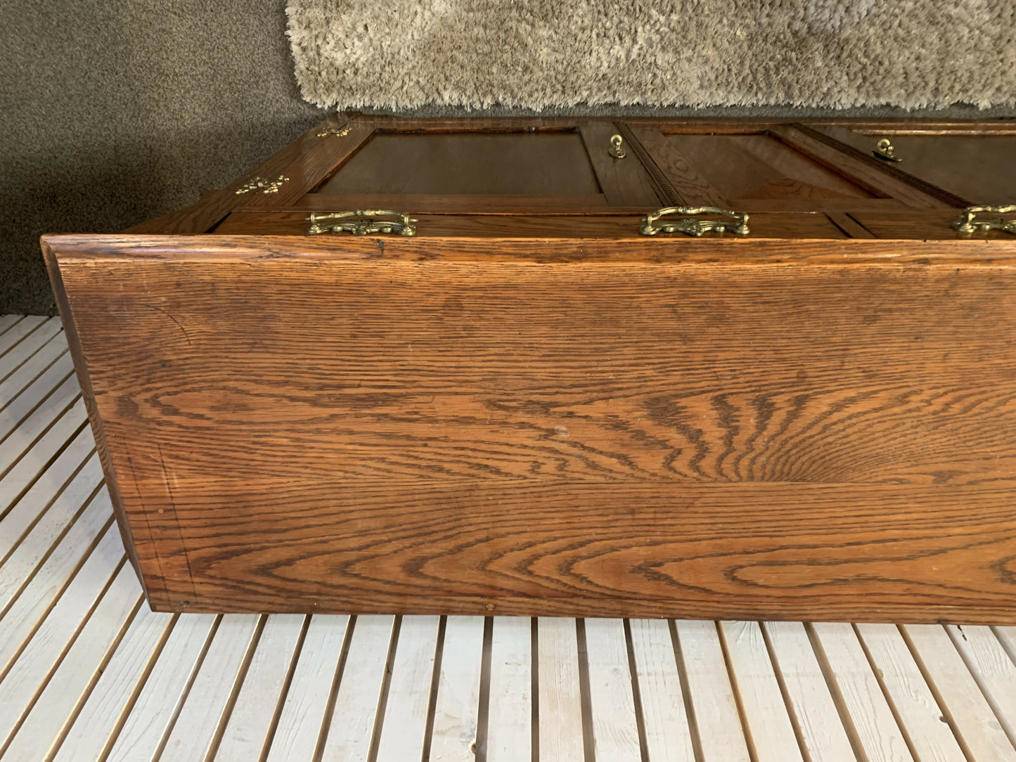 Oak sideboard dresser base/ tv unit with 2 door and 2 Drawers.
