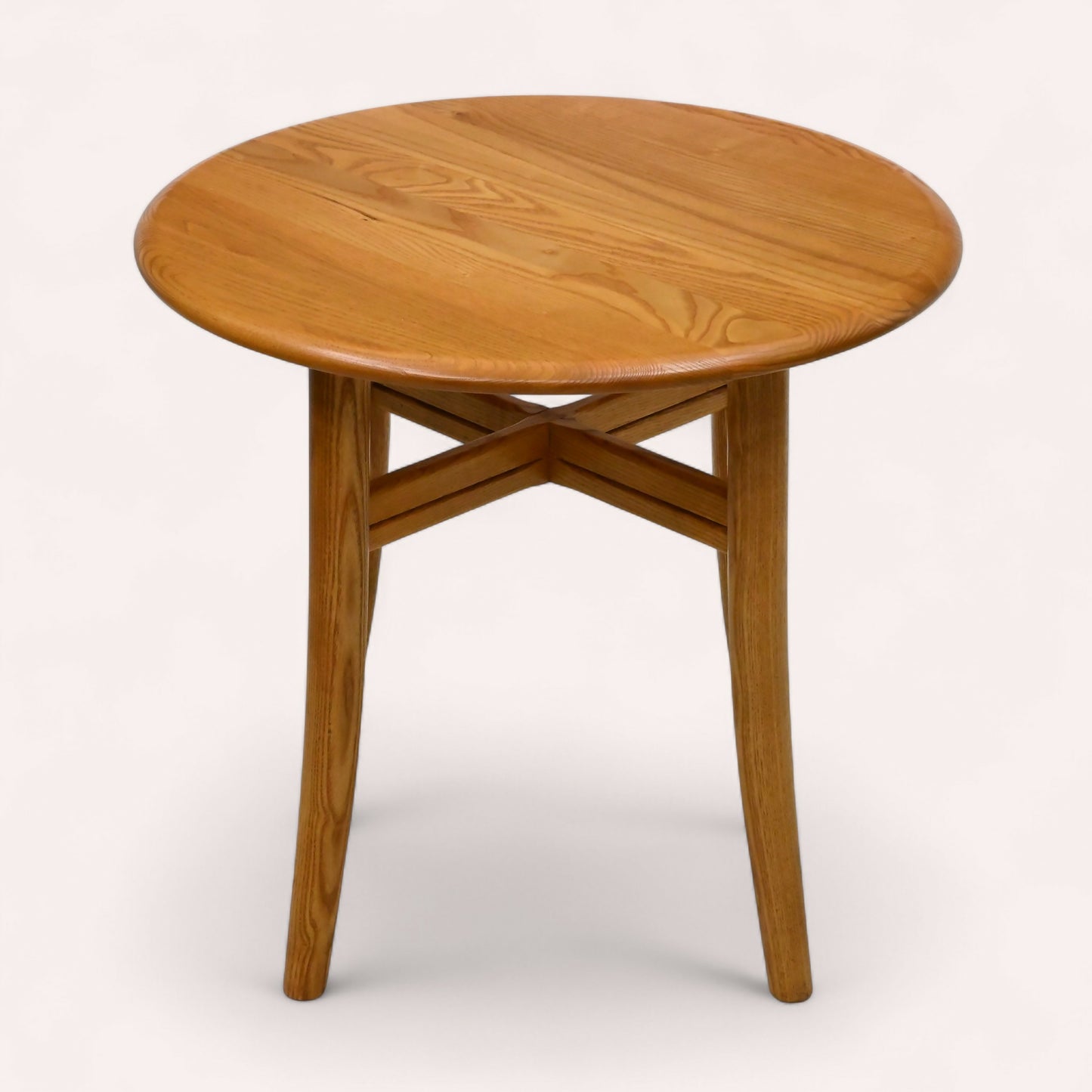 Ercol Round Side Table Light Finish And Excellent Condition Light FREE Delivery*. SBR10872/2808E