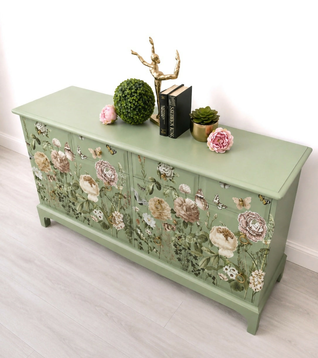 PAINT TO ORDER-Stag minstrel captains chest in green