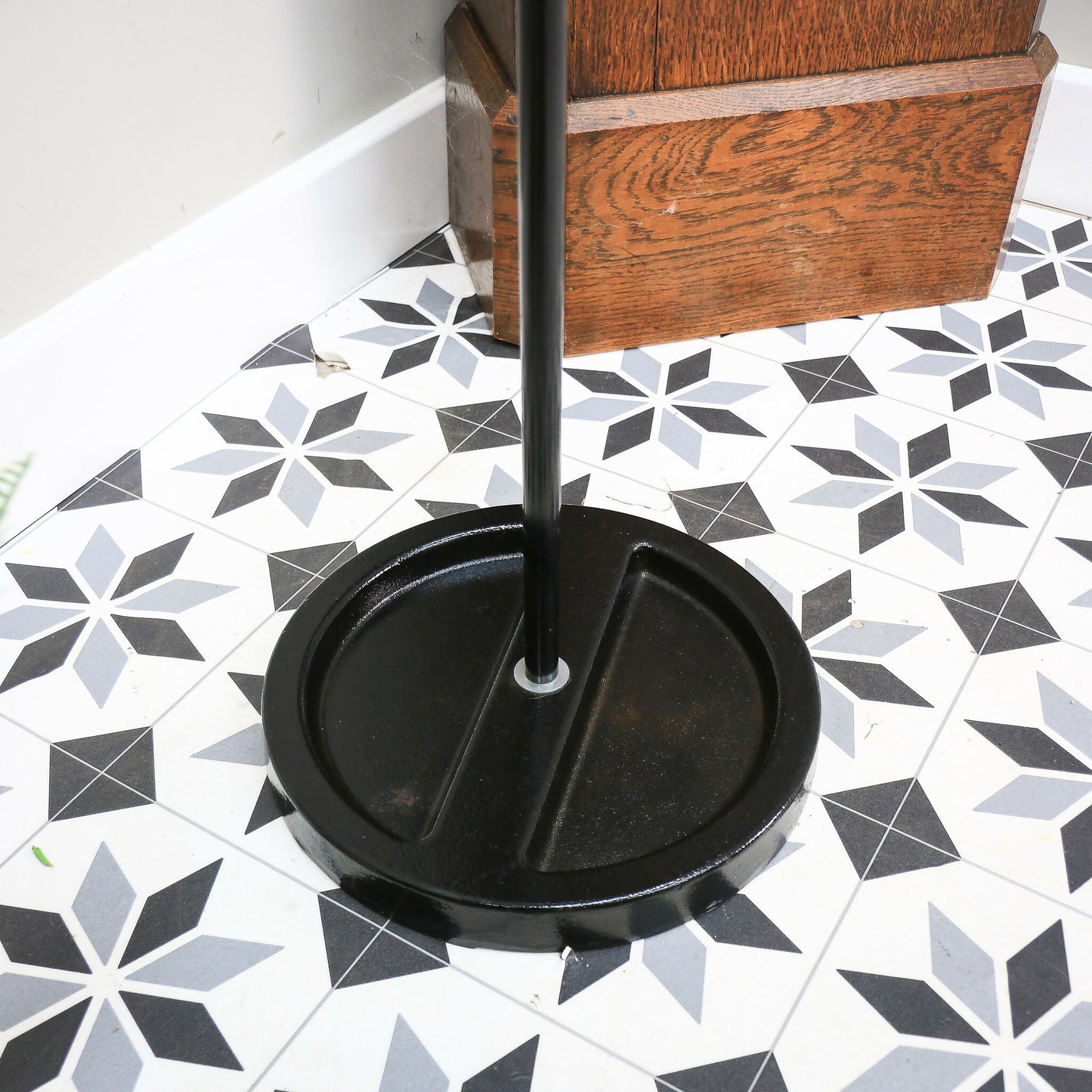 Vintage Atomic Sputnik Metal Coat Stand by Hago. 1960s