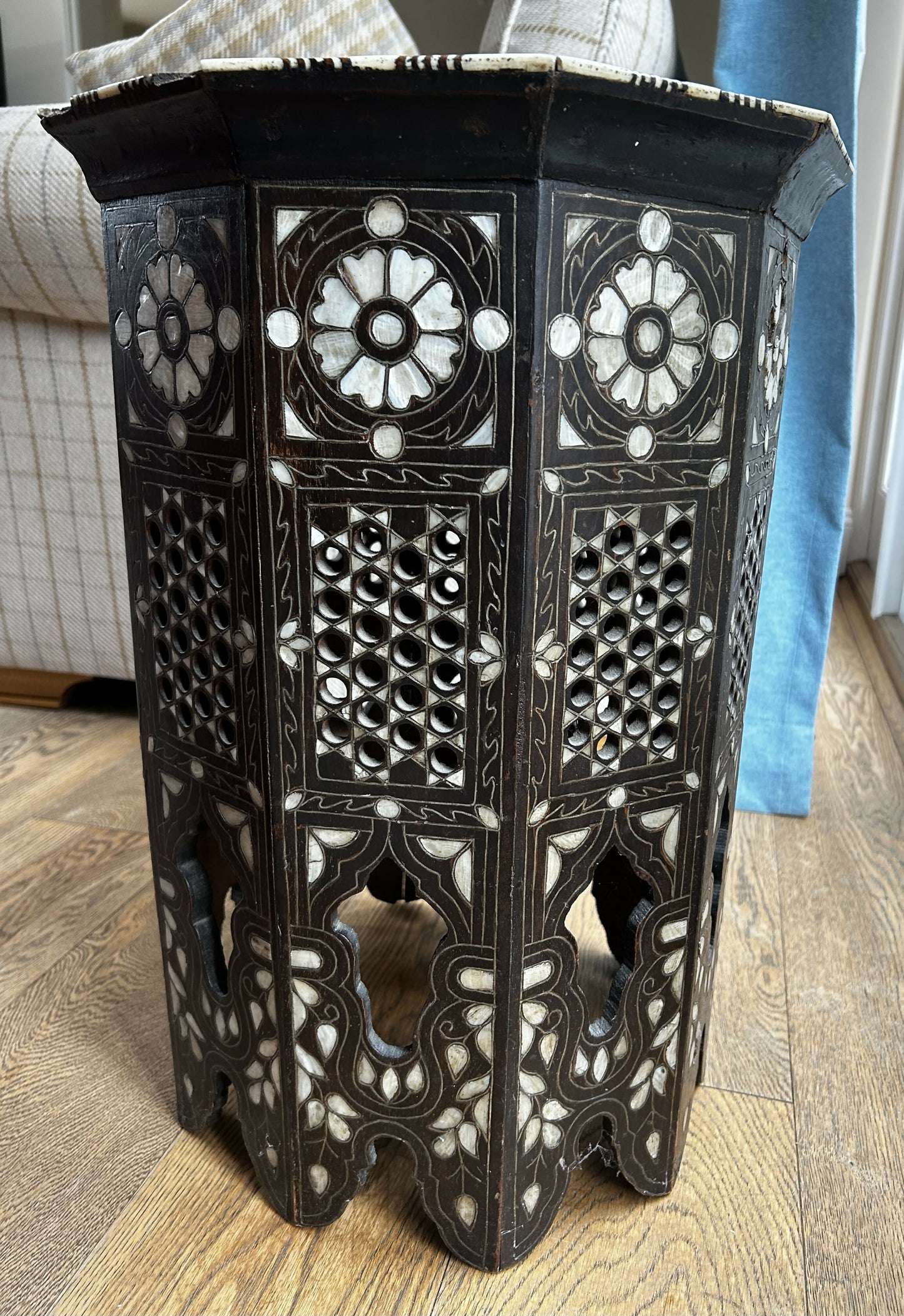 ANTIQUE SYRIAN DAMASCENE INLAID OCTAGONAL SIDE TABLE BONE MOTHER OF PEARL