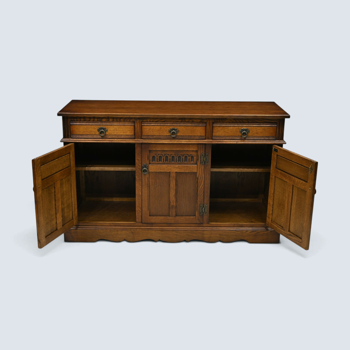 Old Charm Lancaster Sideboard Light Oak Finish Model 2145 FREE UK Delivery*