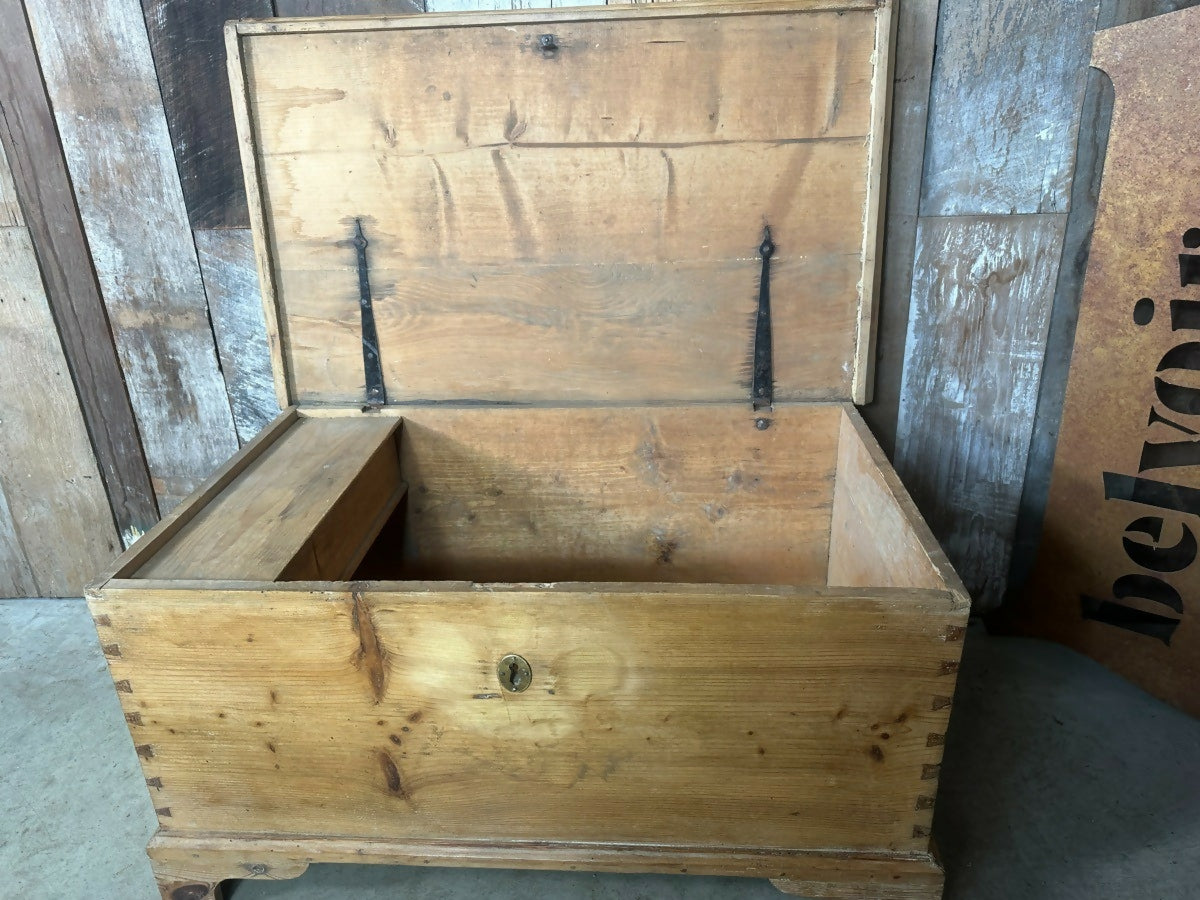 Vintage Victorian Pine Trunk Coffer Linen Box, c 1880
