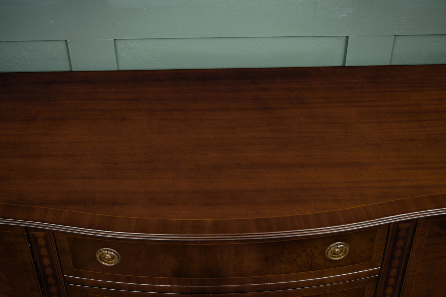 Regency Style Mahogany Sideboard with Drawers - Serpentine