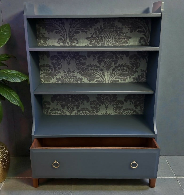 Stag Minstrel Book Shelf