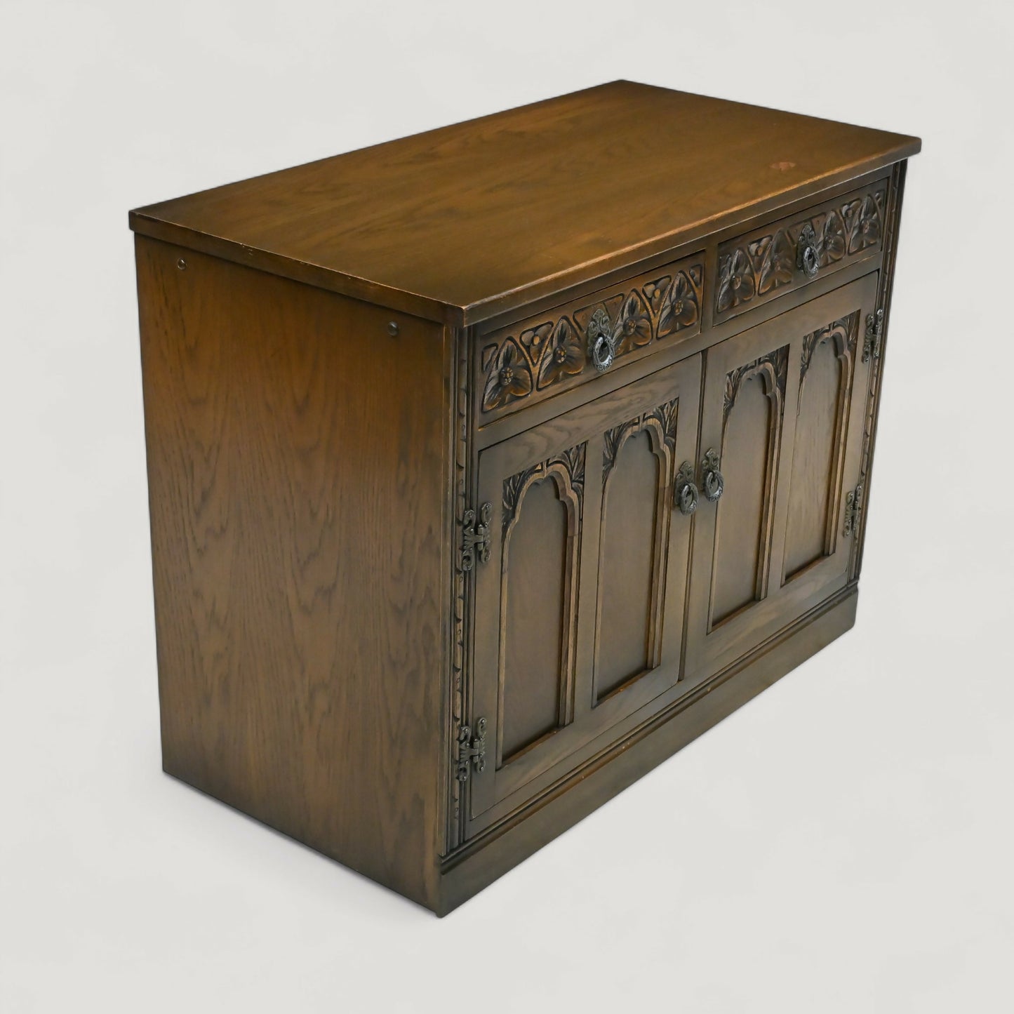 Old Charm Small Oak Sideboard Cupboard & Drawers Light Oak FREE Delivery. SBR10900/0409E