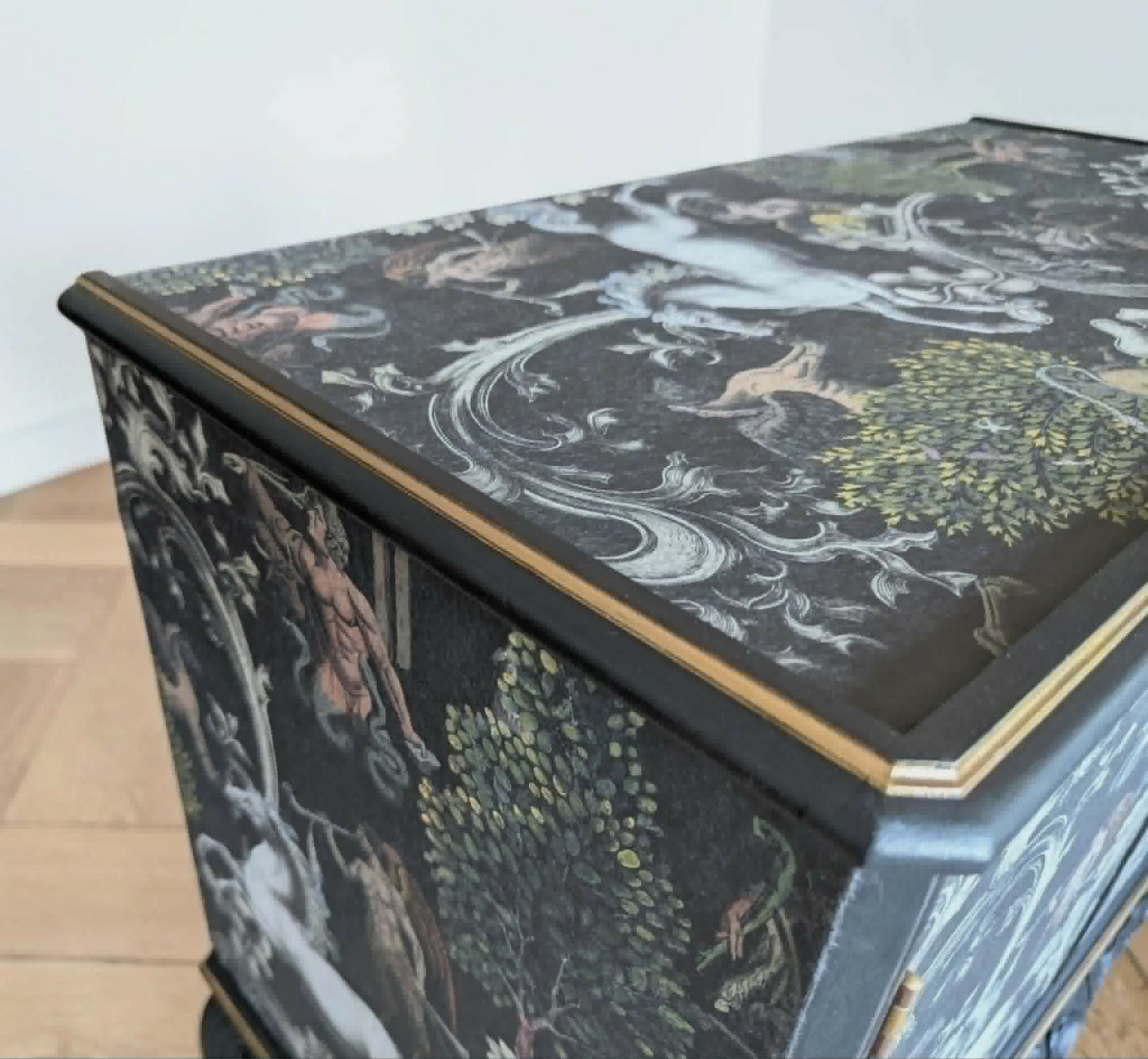 Drinks Cabinet - to complete