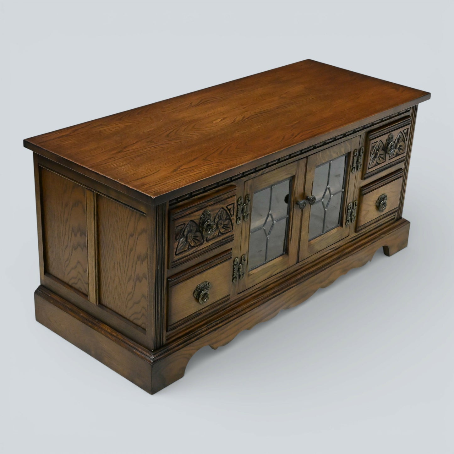 Old Charm Entertainment Cabinet TV Stand Model 2346 Light Oak FREE UK Delivery