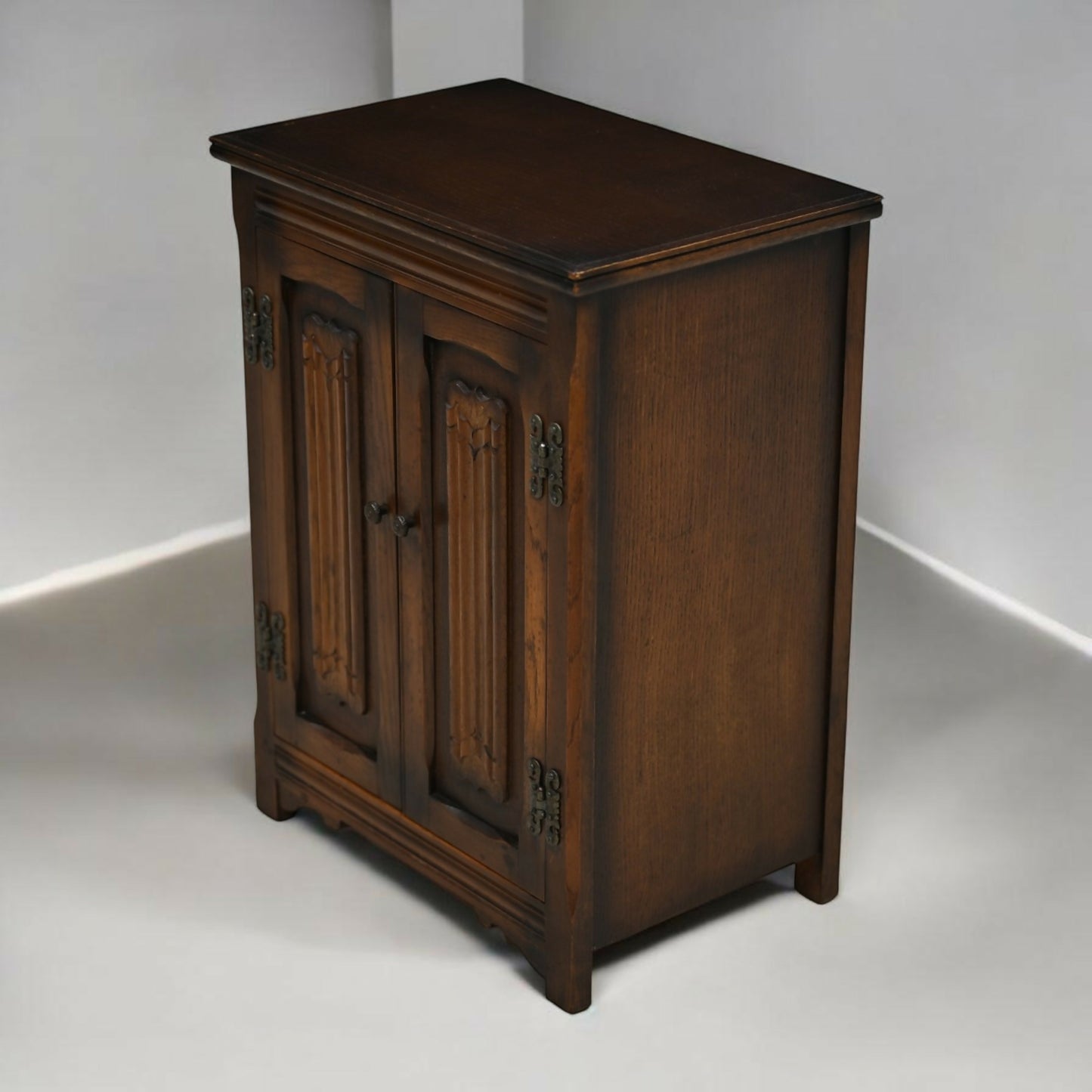 Old Charm Linenfold Cupboard Bedside Cabinet 2 Door Tudor Brown FREE DELIVERY*