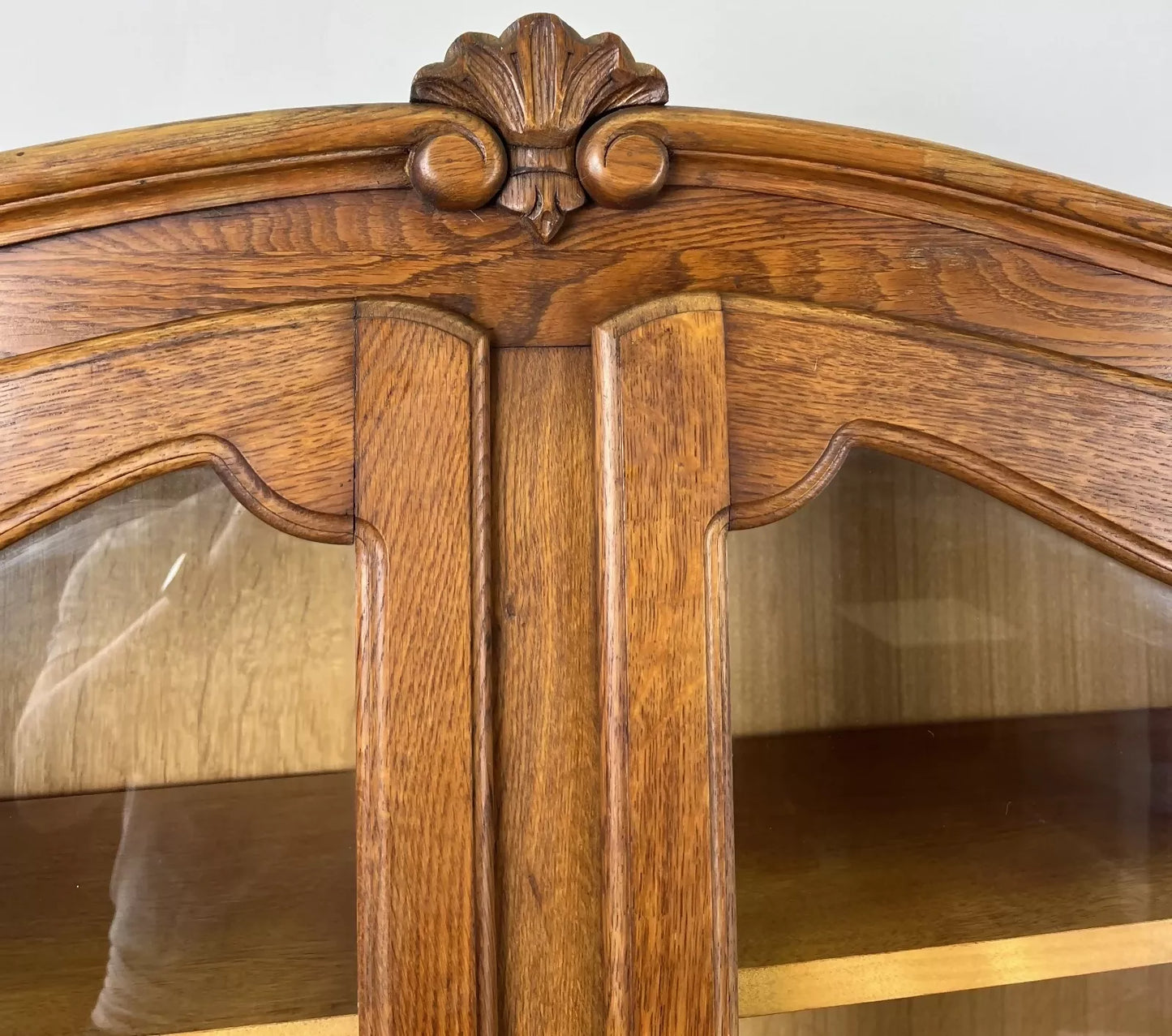 Bookcase Vintage French Louis XIV Style Oak Display Cabinet Sideboard LOT 6359