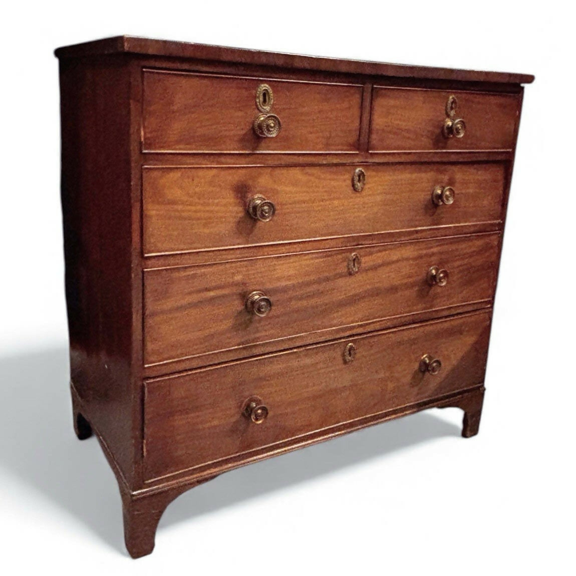Georgian Mahogany Chest Of Drawers. Nice Small Proportions.