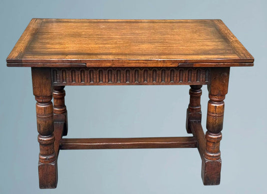 Titchmarsh & Goodwin Oak Draw Top Extending Dining Table / Draw Leaf Table