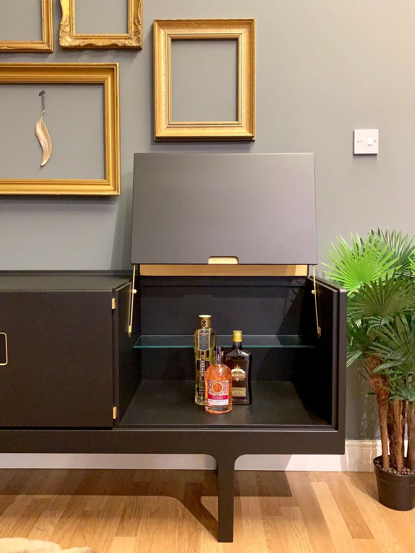 Black & Gold Meredew drinks sideboard