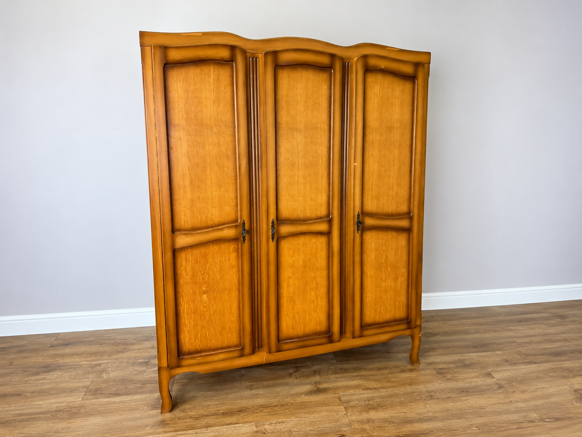 Wardrobe Vintage French Louis Oak Triple Door Carved Armoire Cabinet LOT 6534