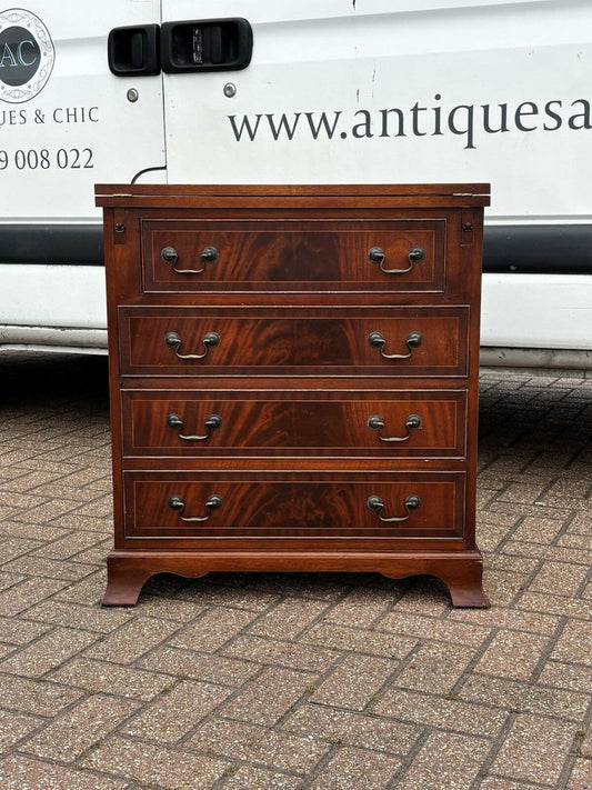 Vintage Georgian Style Mahogany Veneer Bachelorschest Of Drawers. Nice Small Proportions