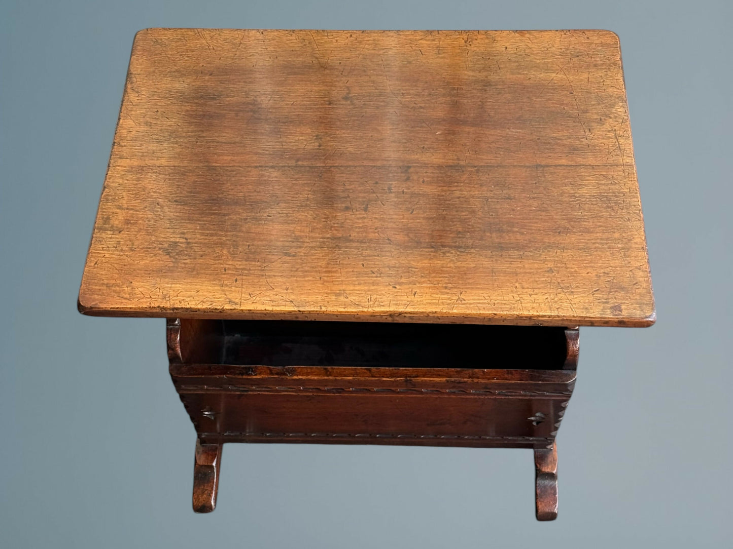 Titchmarsh & Goodwin Oak Magazine Table RL88