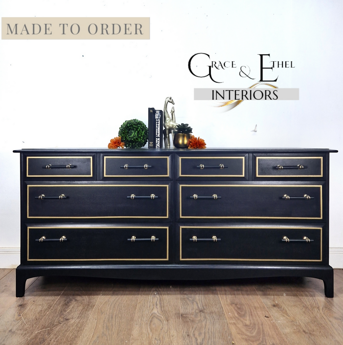 Black and gold stag minstrel captains chest