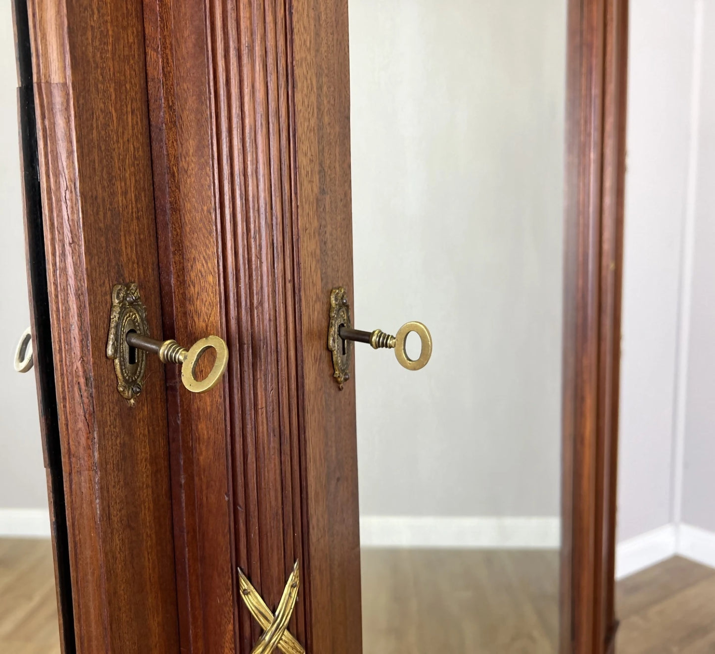 Wardrobe Antique French Style Three Door Inlaid Burr Mirrored Armoire LOT 6163