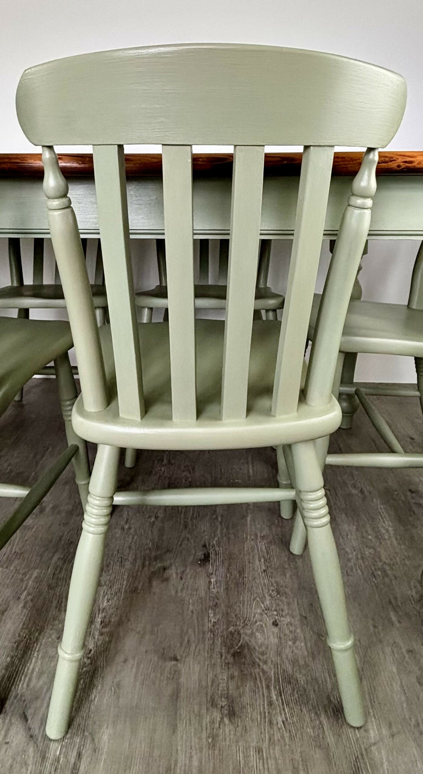 Table & 6 Chairs