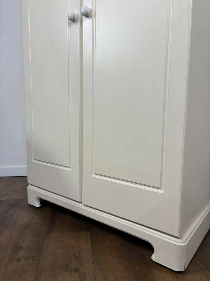 Modern Sheredon Two Door Wardrobe – Mirrored Interior