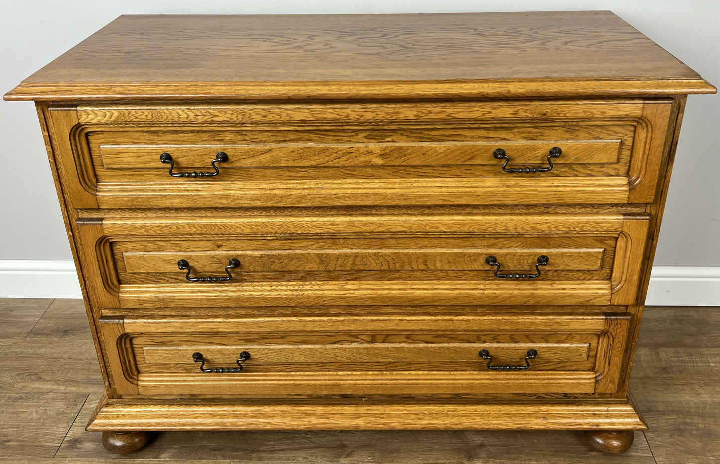Chest of Drawers Vintage French Style 3 Drawers Carved Storage Cabinet LOT 6287