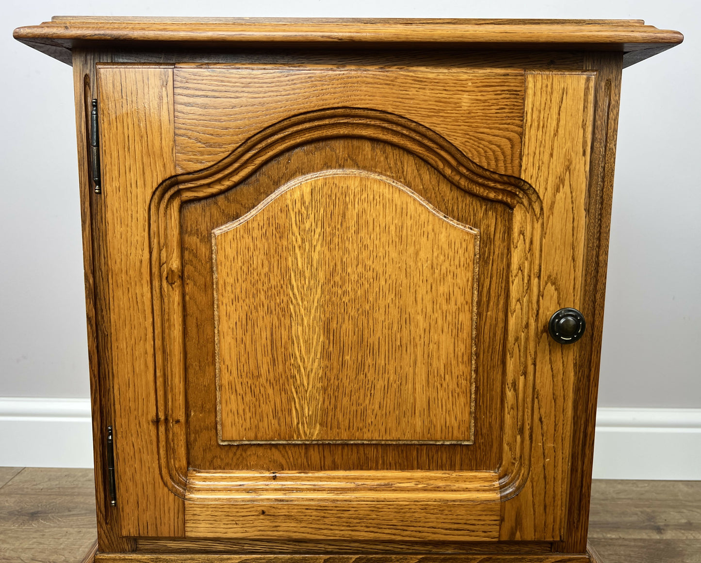Pair of Bedside Tables Vintage French Style Nightstands Carved Cabinets LOT 6215