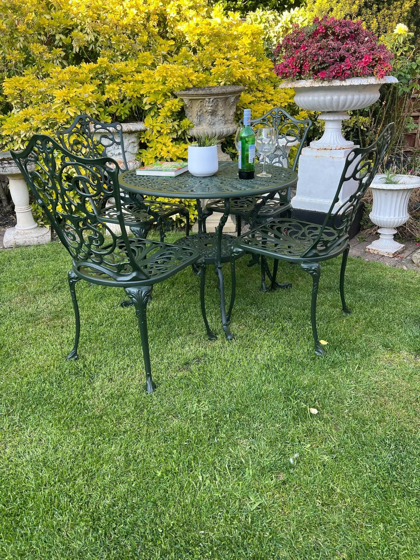Ornate Vintage Green Patio Set With 4 Chairs