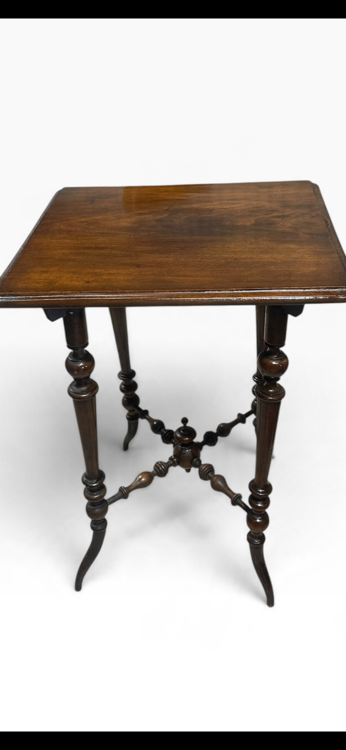 Elegant late 19th-century Victorian occasional side table