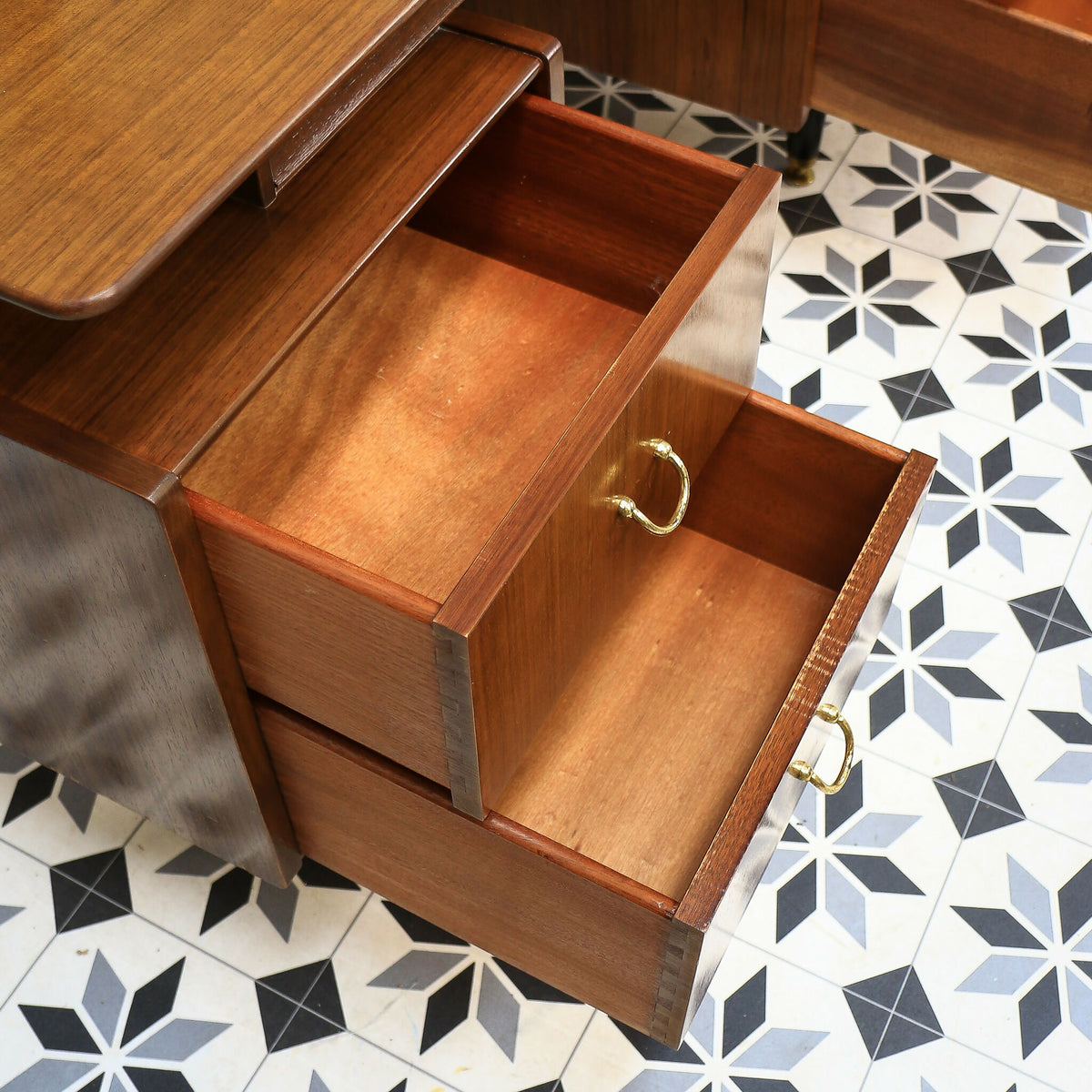 G Plan Librenza Tola Black Dressing Table 1950s with Triple Mirrors