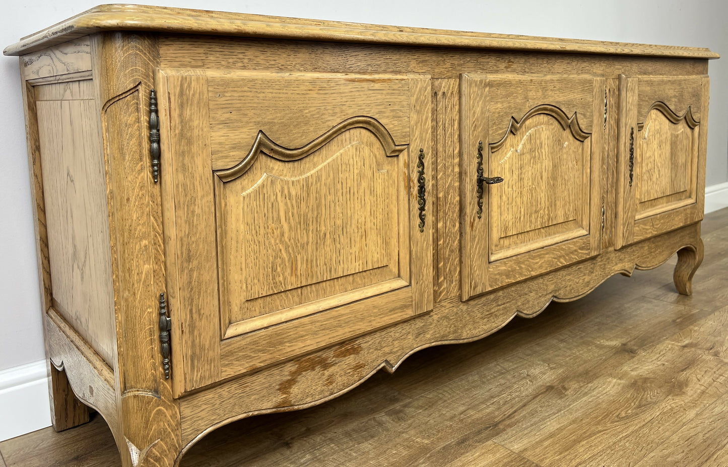 Cabinet Vintage French Style Oak Storage Sideboard Carved Cupboard LOT 6281