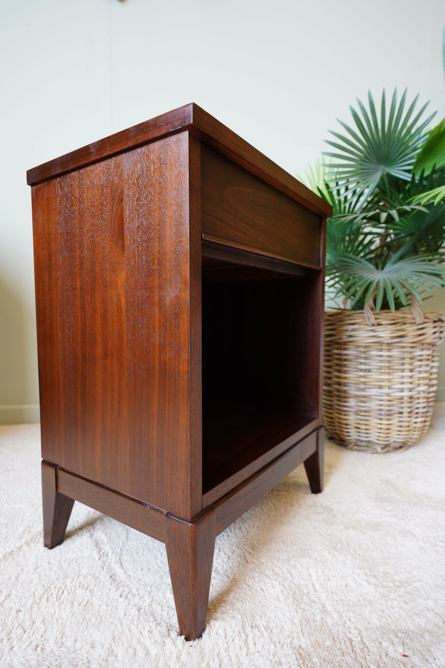 Peppler Furniture Co. 'The Hanover Line' Retro Bedside Nightstand In Figured Walnut – Canada, C. 1960s