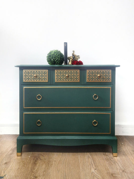 Stag minstrel chest of drawers