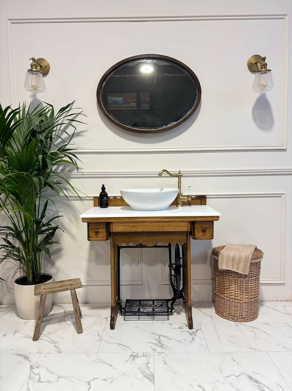 Traditional Bathroom Vanity Unit - Lady Jane Grey