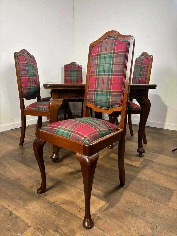 Edwardian Mahogany Wind Out Table Dining Suite