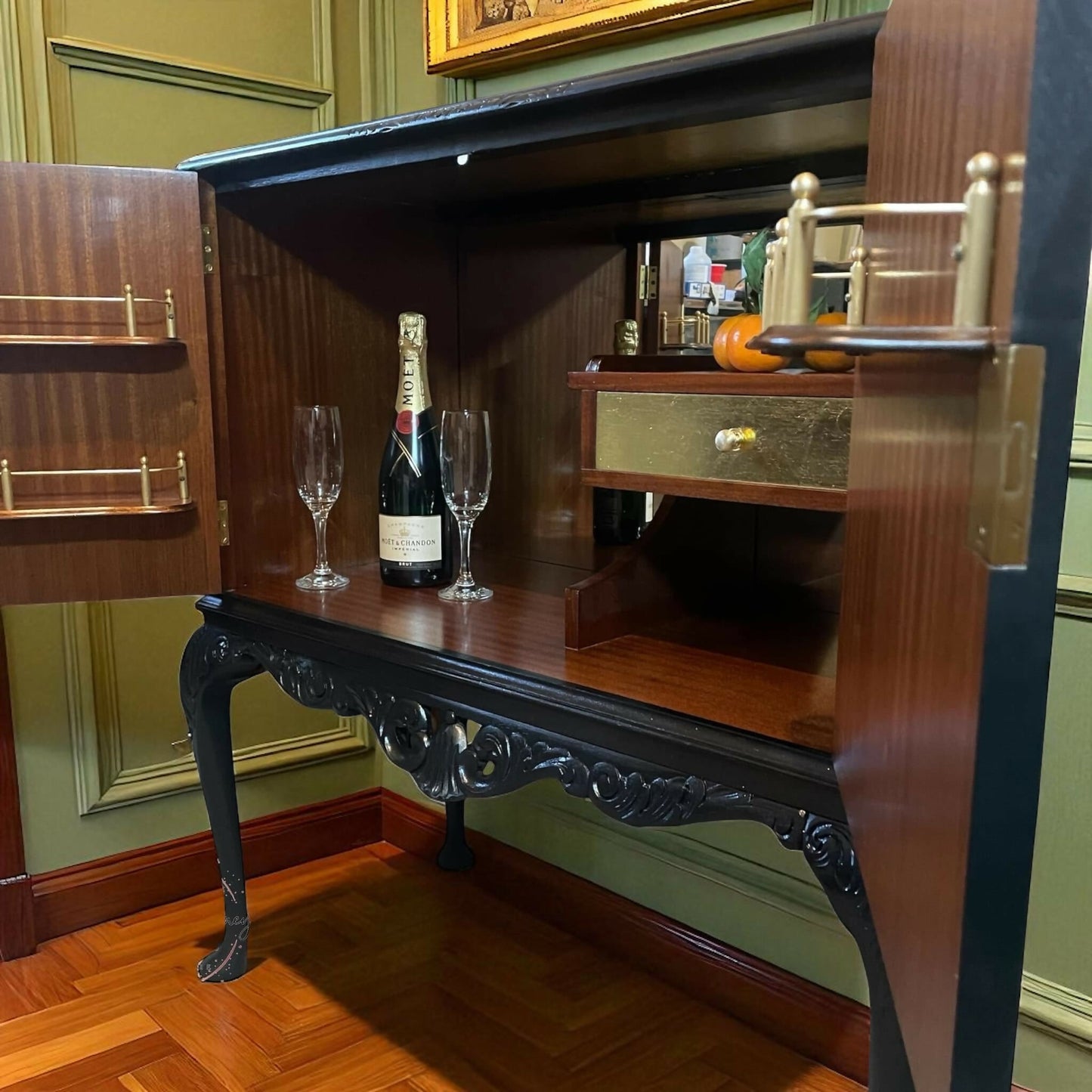 Vintage Cocktail Drinks Cabinet
