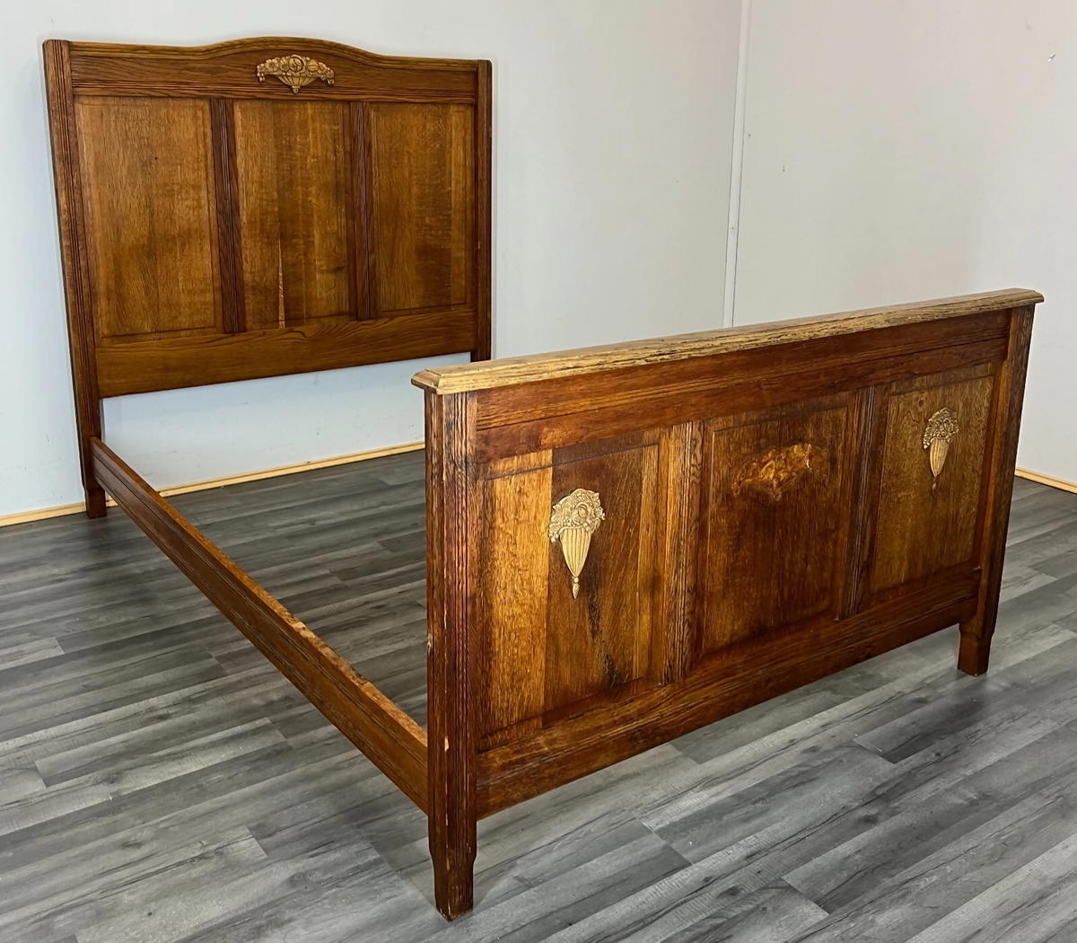 Bed Antique French Style Oak Double Bed Frame Carved Headboard LOT 2293