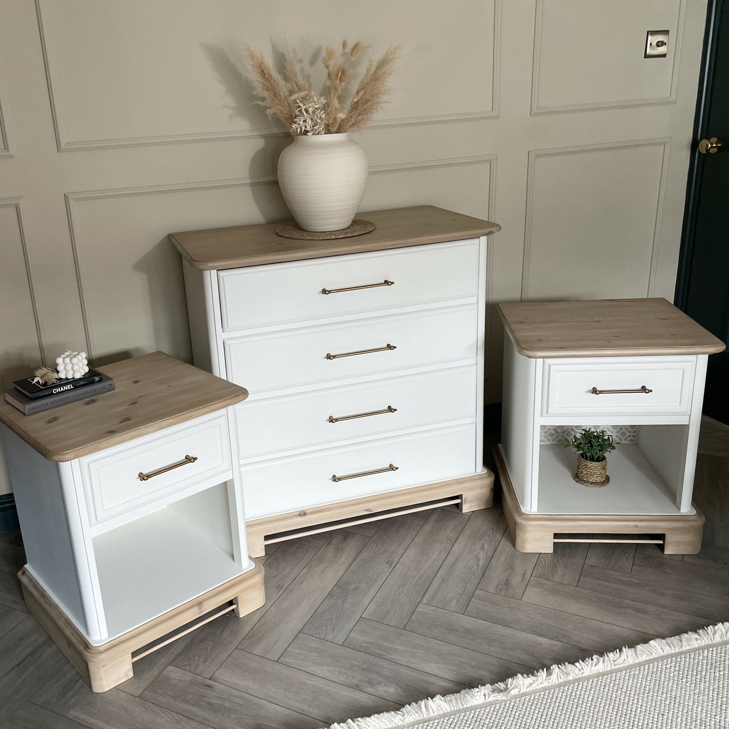 White Bedroom Furniture Set – Hand Painted Solid Wood Chest of Drawers & Bedside Tables – Vintage Matching Bedroom Set UK