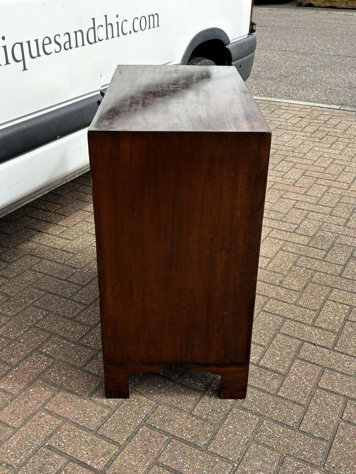 Georgian Mahogany Chest Of Drawers. Nice Small Proportions