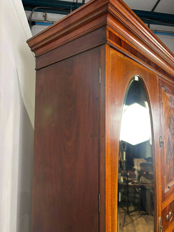 Edwardian Crossbanded Mahogany Triple Fitted Compactum