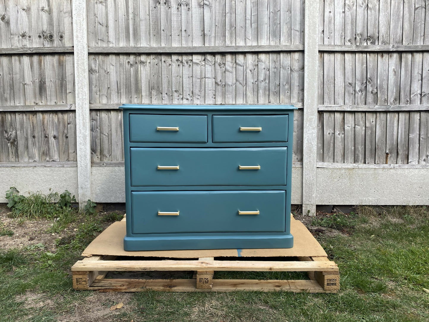 Deep Blue Serenity Chest – Golden Details for a Touch of Luxury