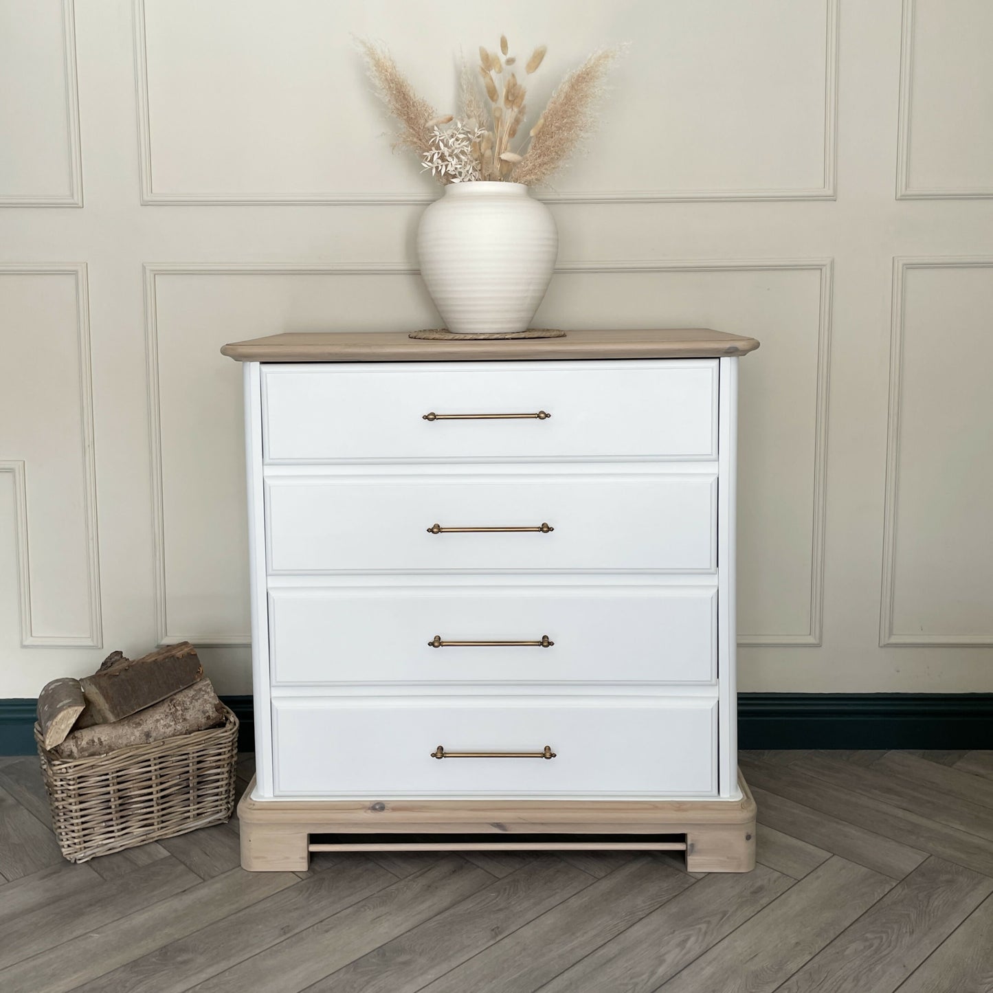 White Bedroom Furniture Set – Hand Painted Solid Wood Chest of Drawers & Bedside Tables – Vintage Matching Bedroom Set UK
