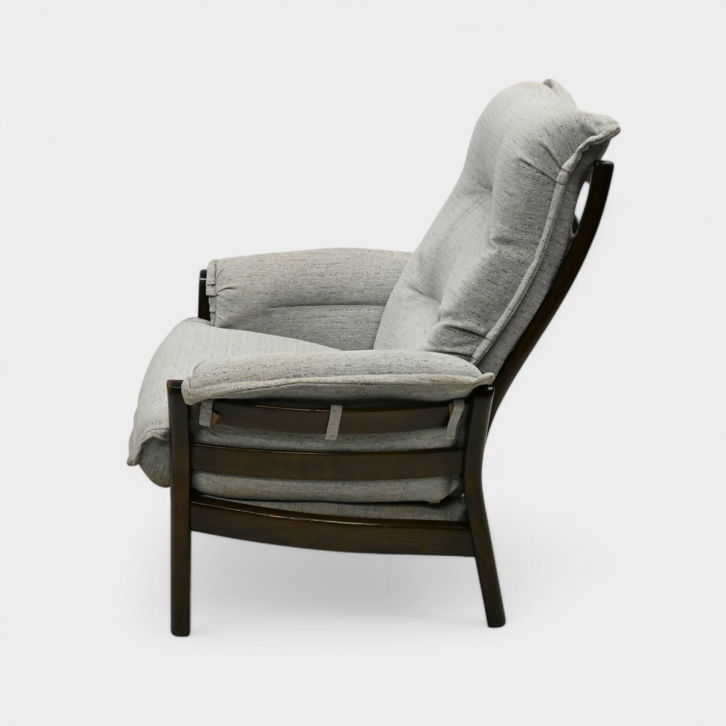 Ercol Saville Easy Chair Armchair Dark Finish Grey Upholstery FREE UK Delivery*. SBR10065/1202E