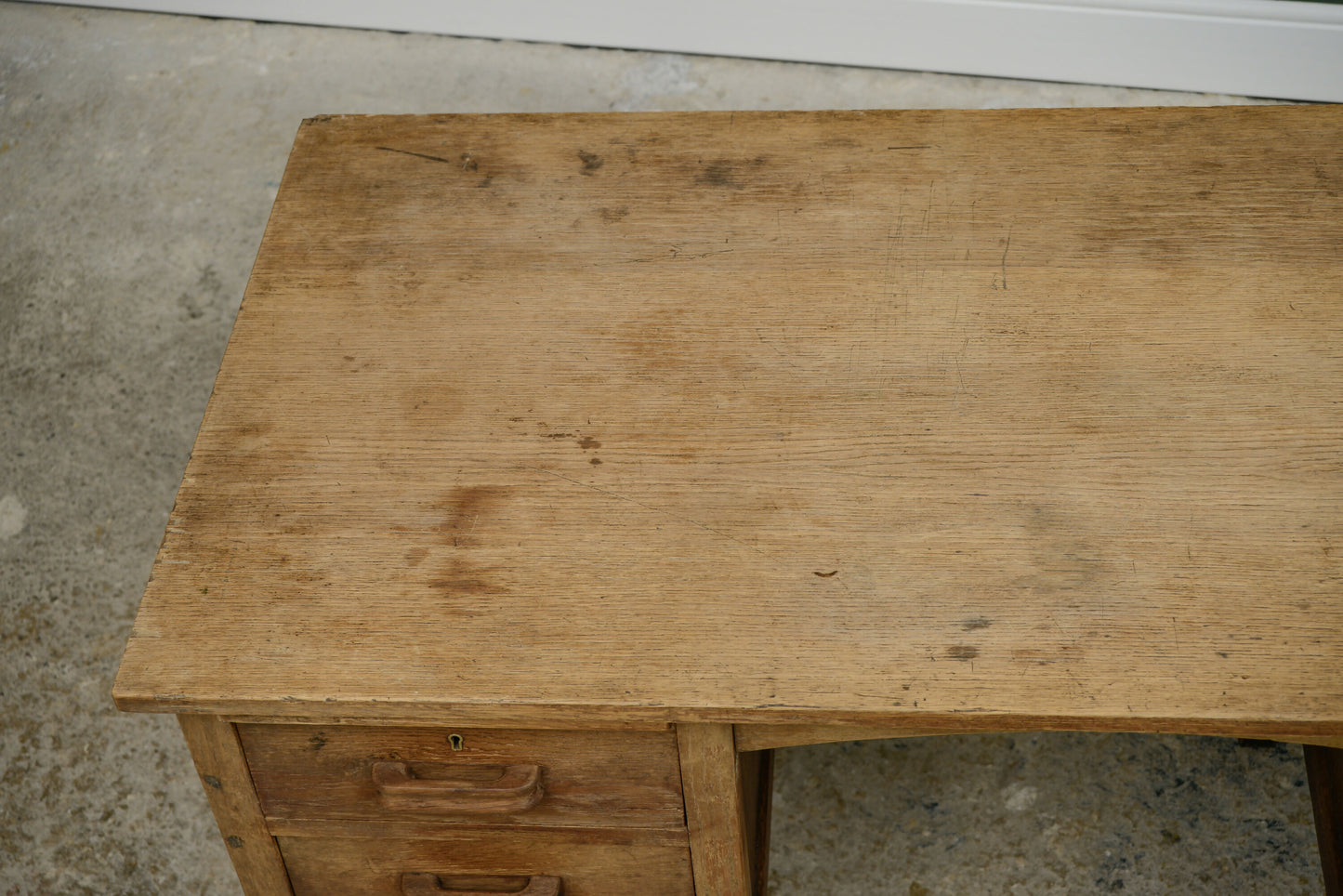 Vintage Oak Kneehole Desk - 1940s - Great Patina