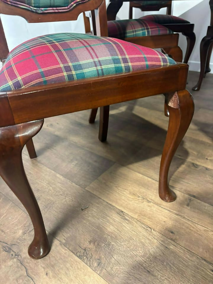 Edwardian Mahogany Wind Out Table Dining Suite