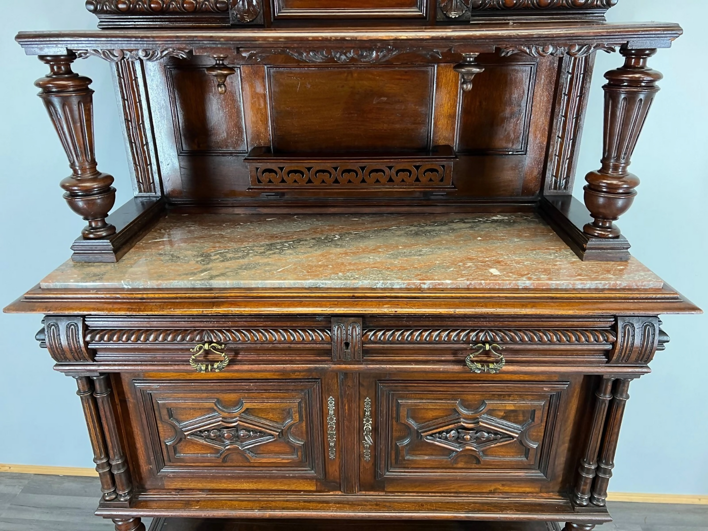 Sideboard Antique French Style Walnut Marble Display Cabinet Cupboard LOT 3576