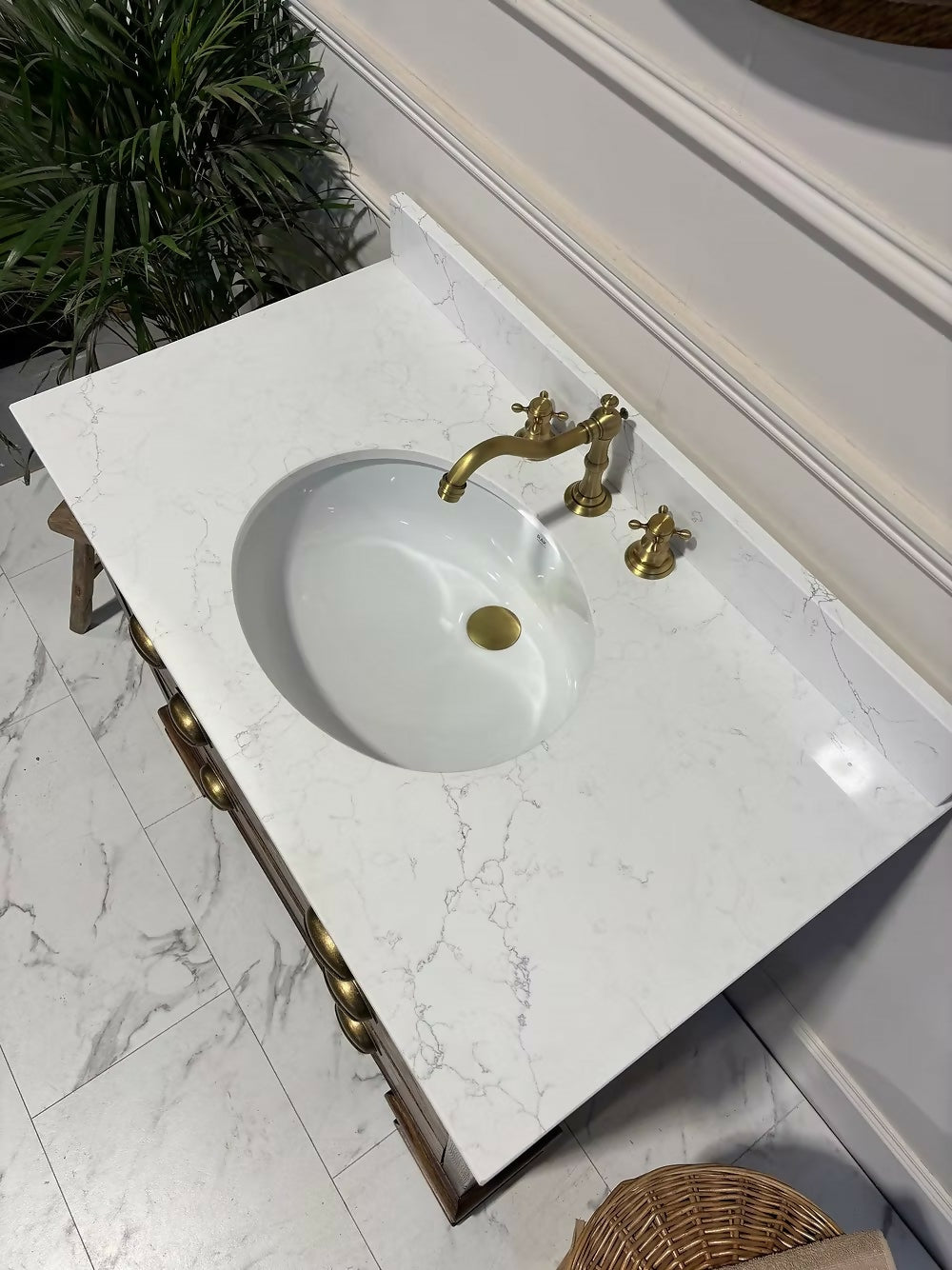 Traditional Bathroom Vintage Vanity Unit