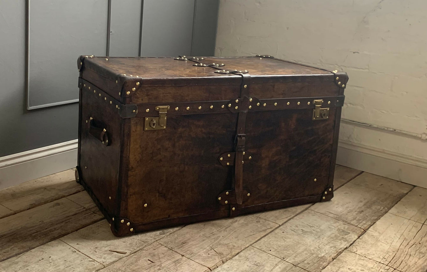 English Handmade Leather Coffee Table Trunk