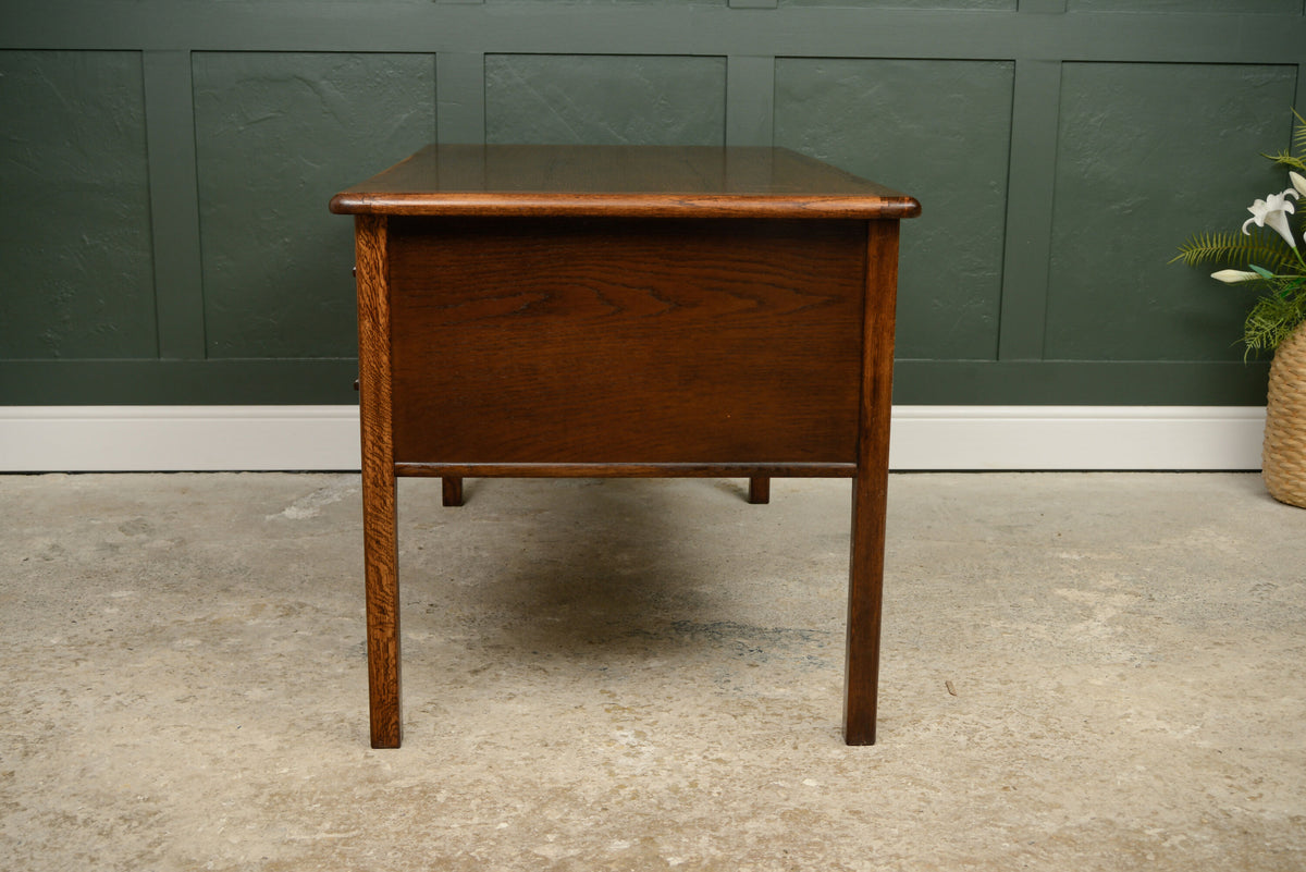Mid Century Oak Desk - Teachers Desk - 1950s -1960s
