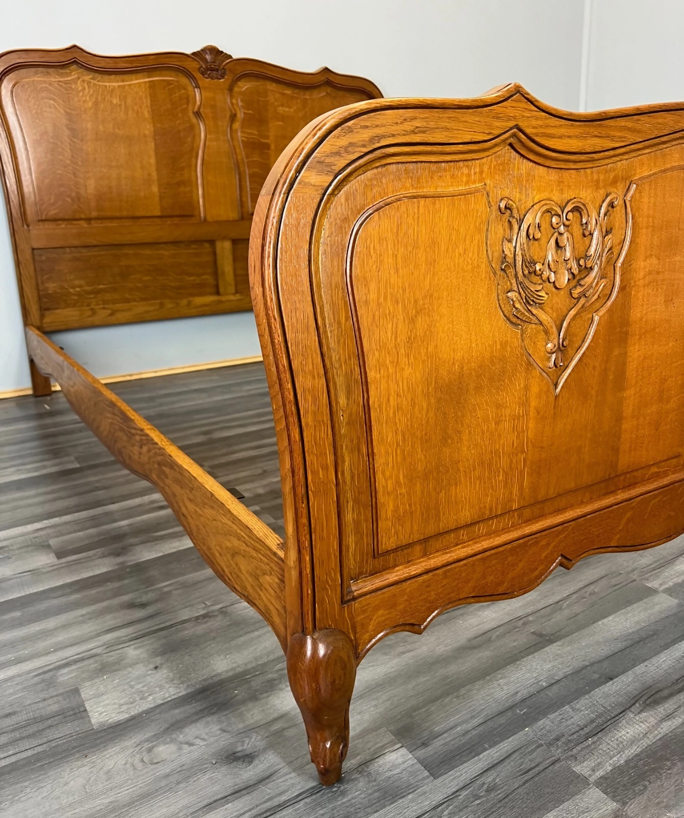 Bed Vintage French Louis XVI Oak Double Bed Frame Carved Headboard LOT 3791