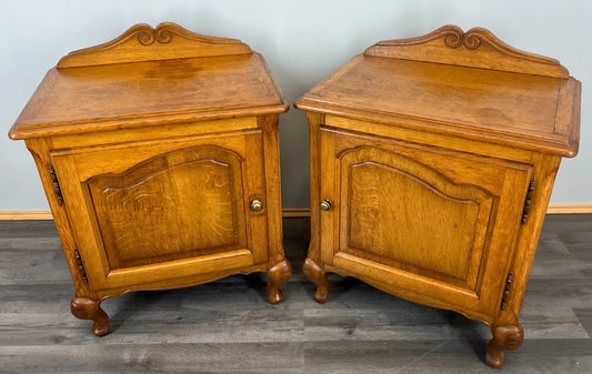 Pair of Bedside Tables Vintage French Louis Oak Cabinets Nightstands LOT 3519